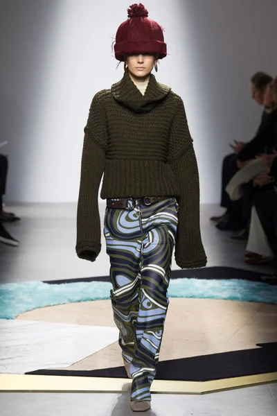 Look 29